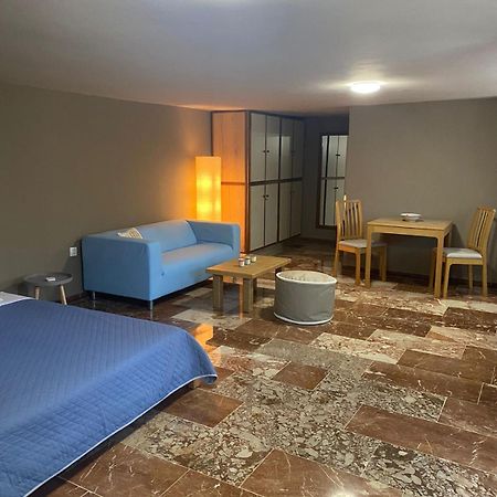 Zoes Place Apartment Artemida  Exterior photo