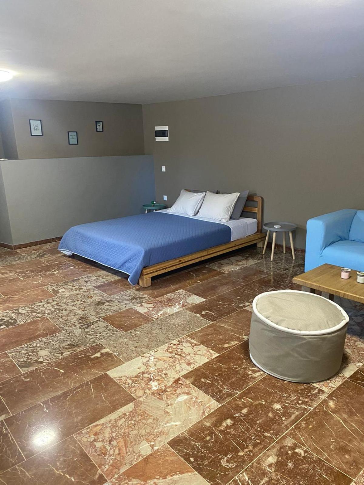 Zoes Place Apartment Artemida  Exterior photo