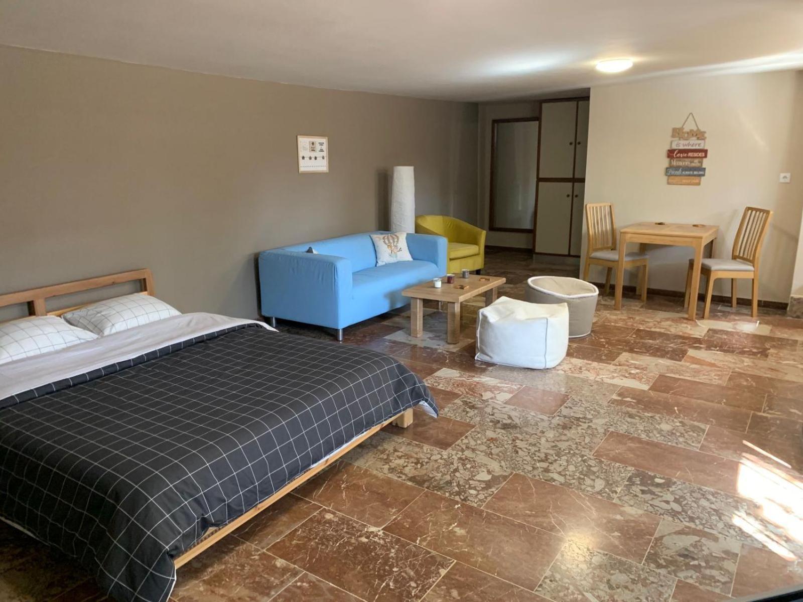 Zoes Place Apartment Artemida  Exterior photo