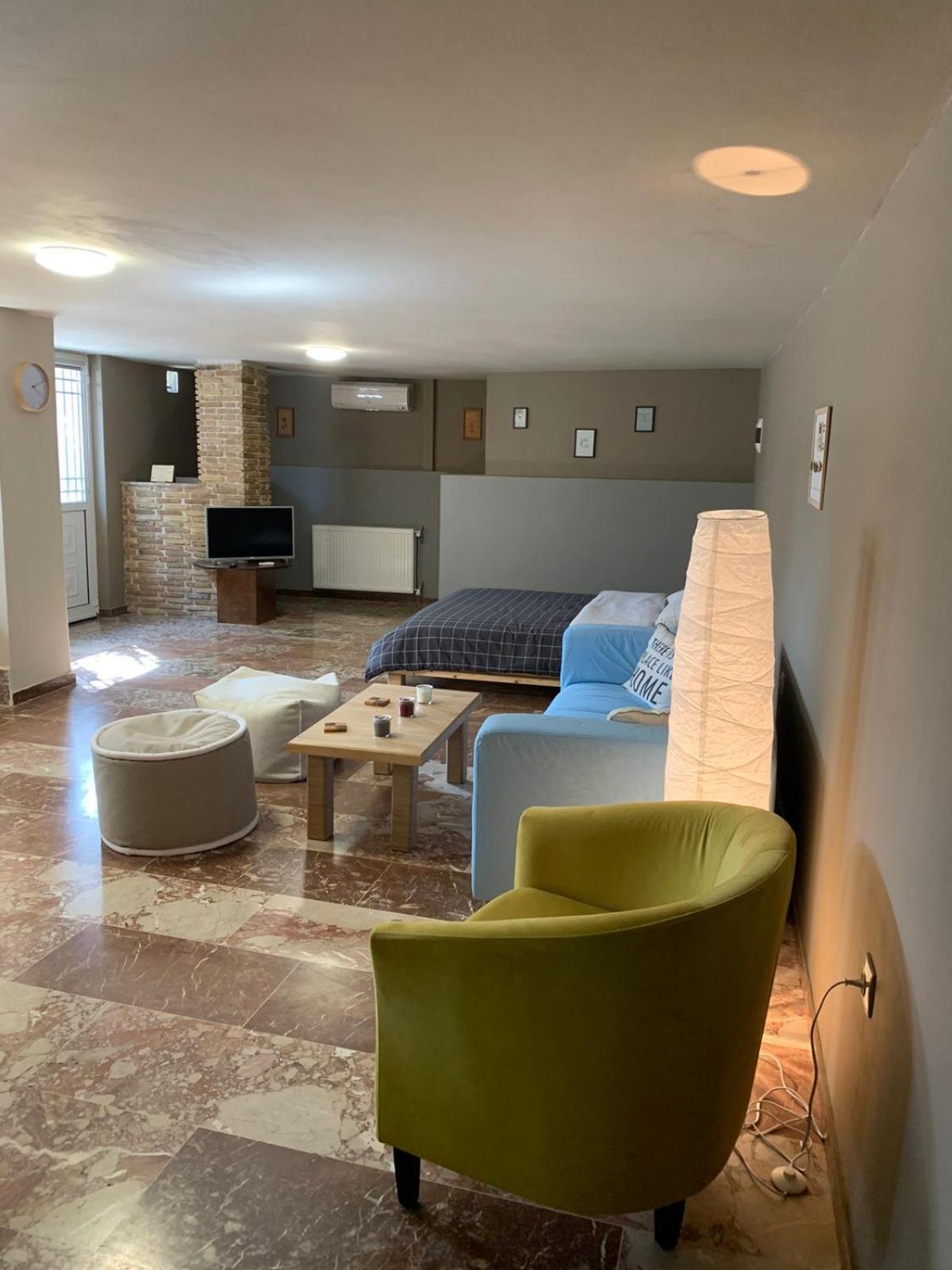 Zoes Place Apartment Artemida  Exterior photo